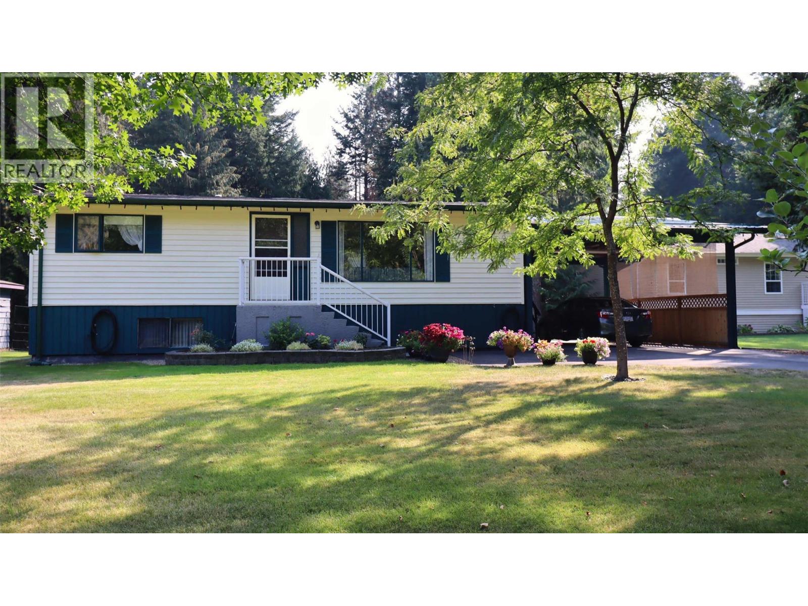 4090 Butters Rd, Scotch Creek, BC V0E 1M5
