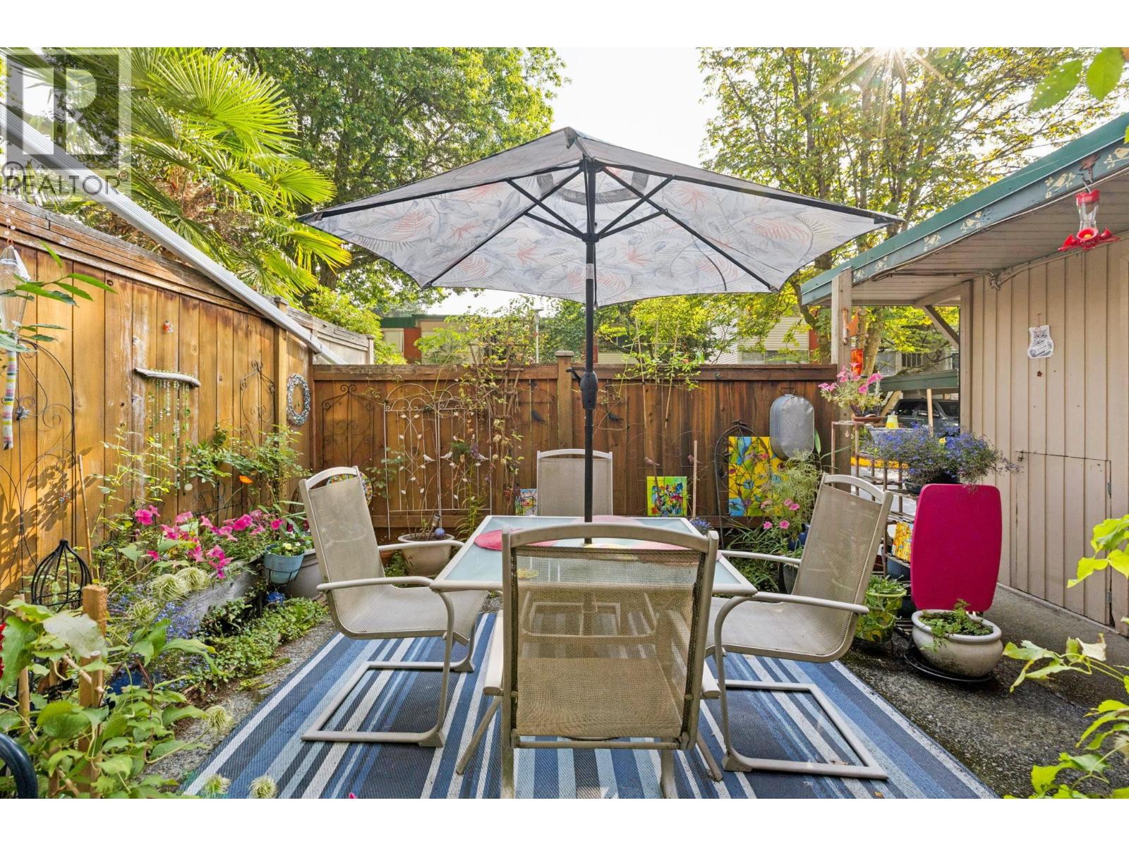 829 Westview Cres, North Vancouver, BC V7N 2L5
