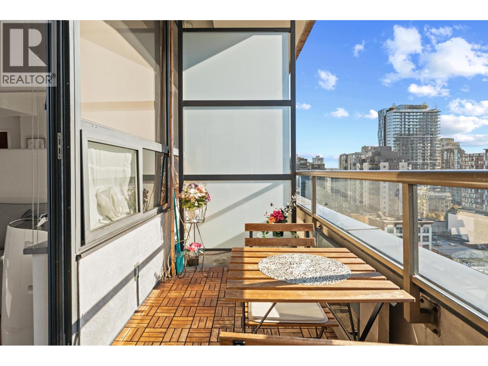 1010 Howe Street Unit 910, Vancouver, BC V6Z 1P5