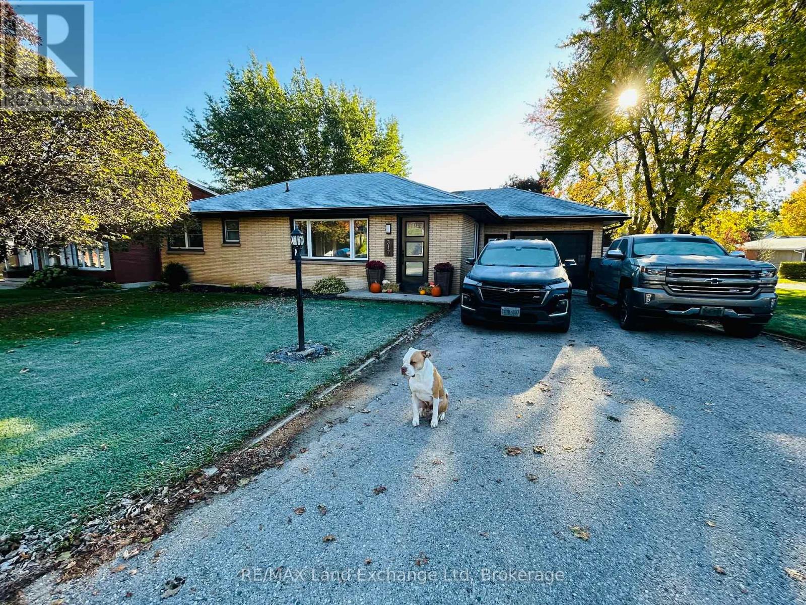 317 Carling Ter, North Huron, ON N0G 2W0