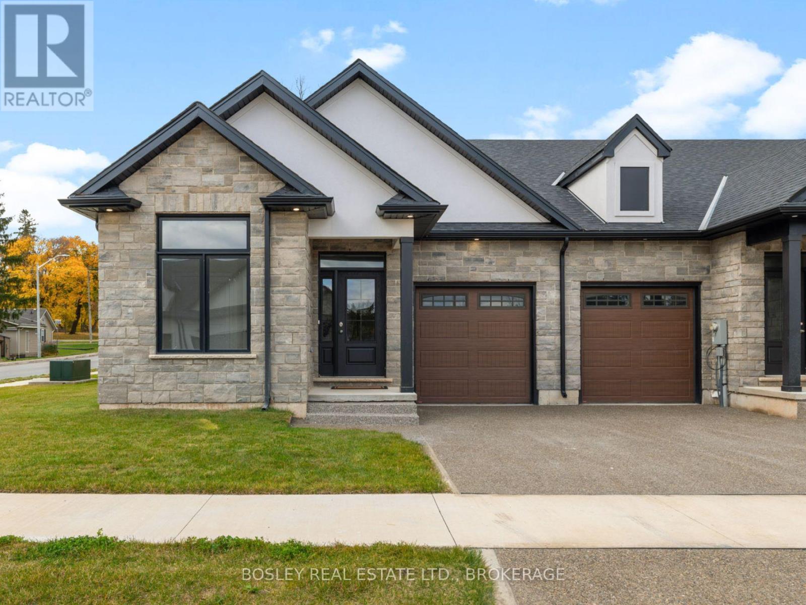 510 Royal Ridge Dr, Fort Erie, ON L0S 1N0