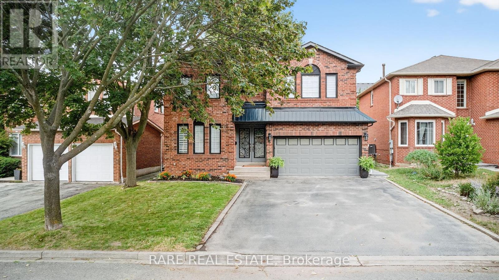 6 Carmichael Dr, Whitby, ON L1N 9A4