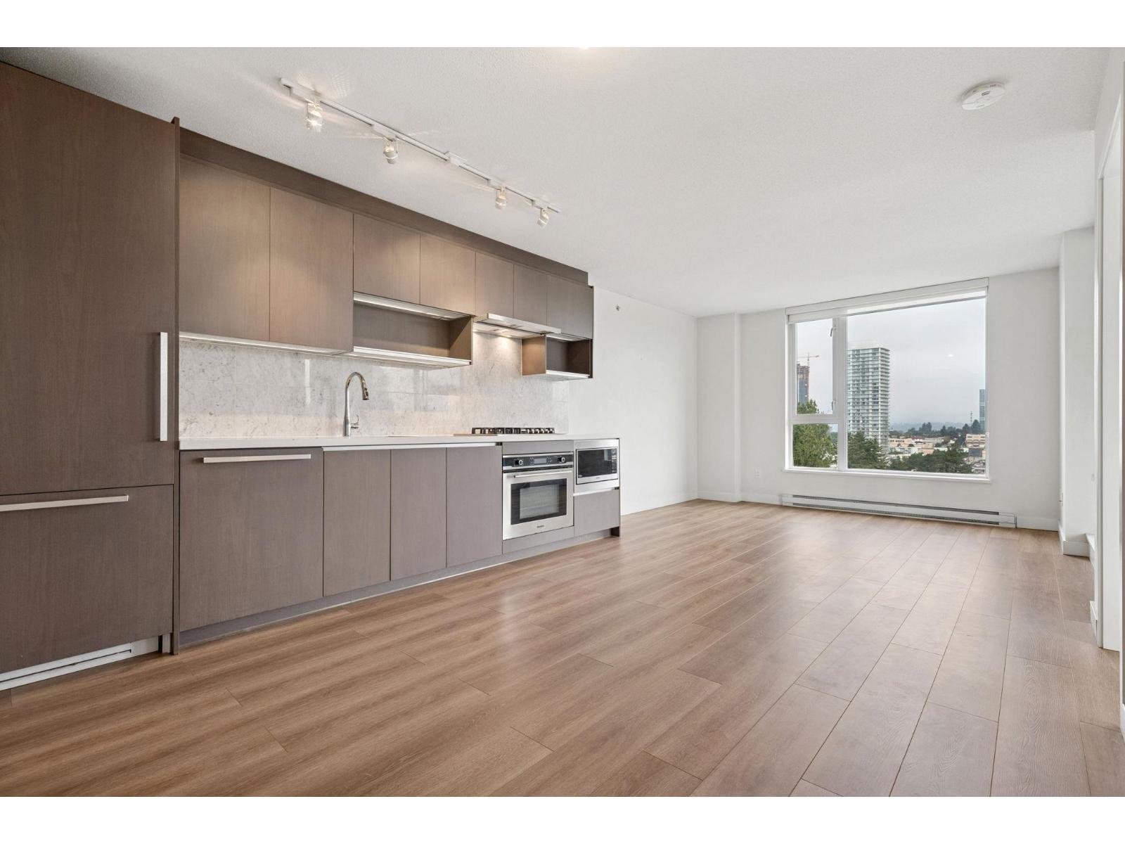 13696 100 Avenue Unit 1512, Surrey, BC V3T 0L5