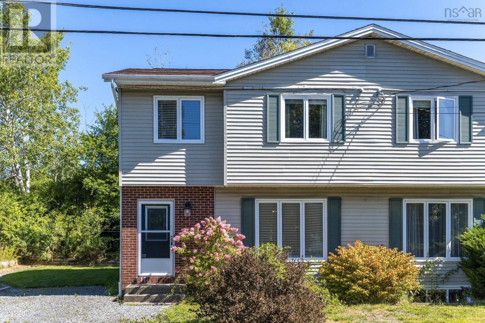 2 Sami Dr, Lower Sackville, NS B4C 3S2