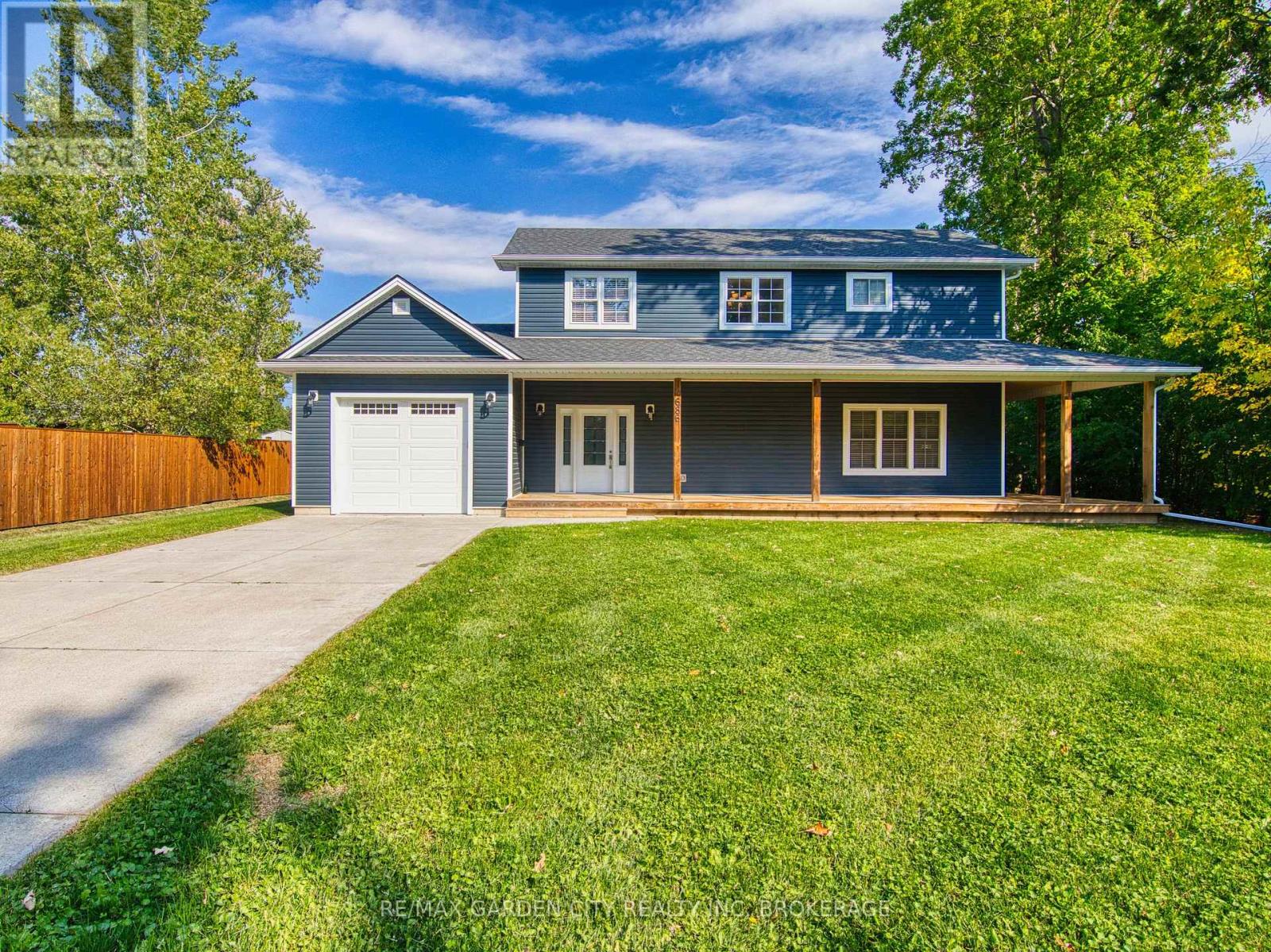 686 Lakeview Rd, Fort Erie, ON L2A 4X1