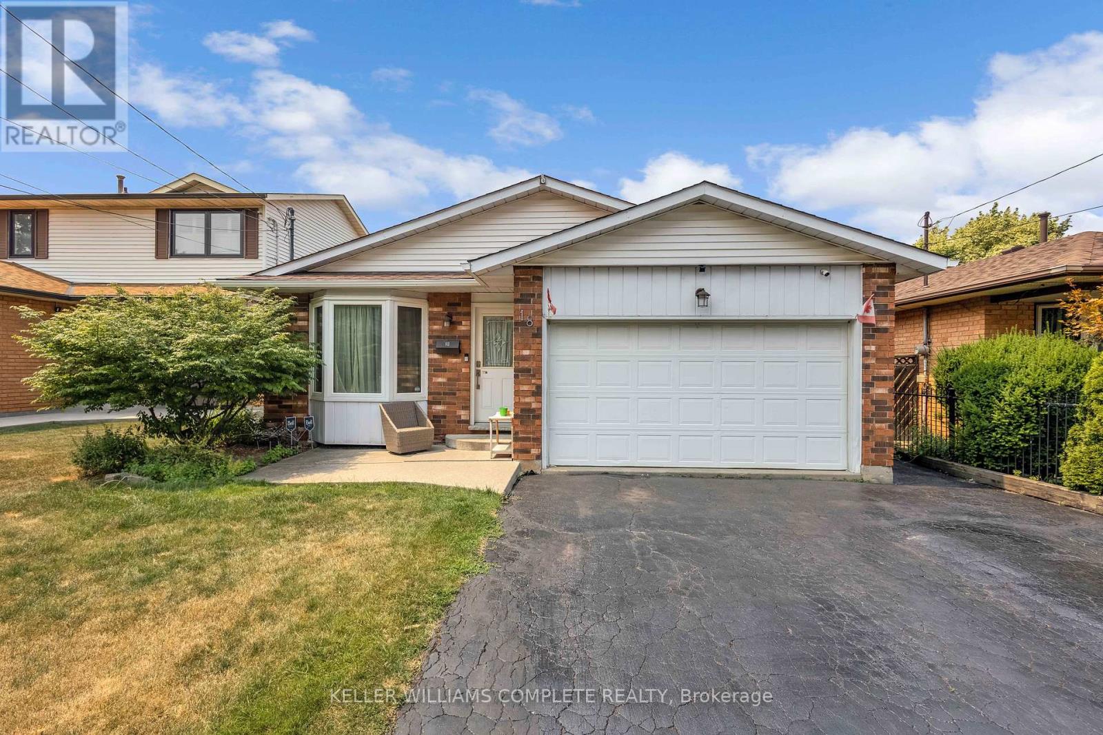18 Rosewell St, Hamilton, ON L8W 2L1