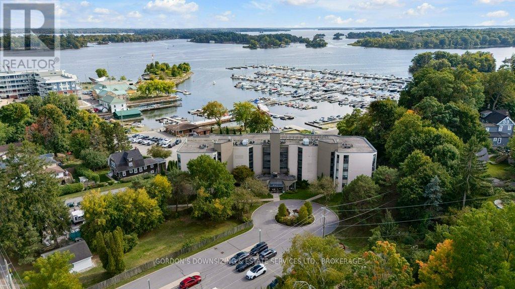 105 50 Market St St, Gananoque, ON K7G 2M3