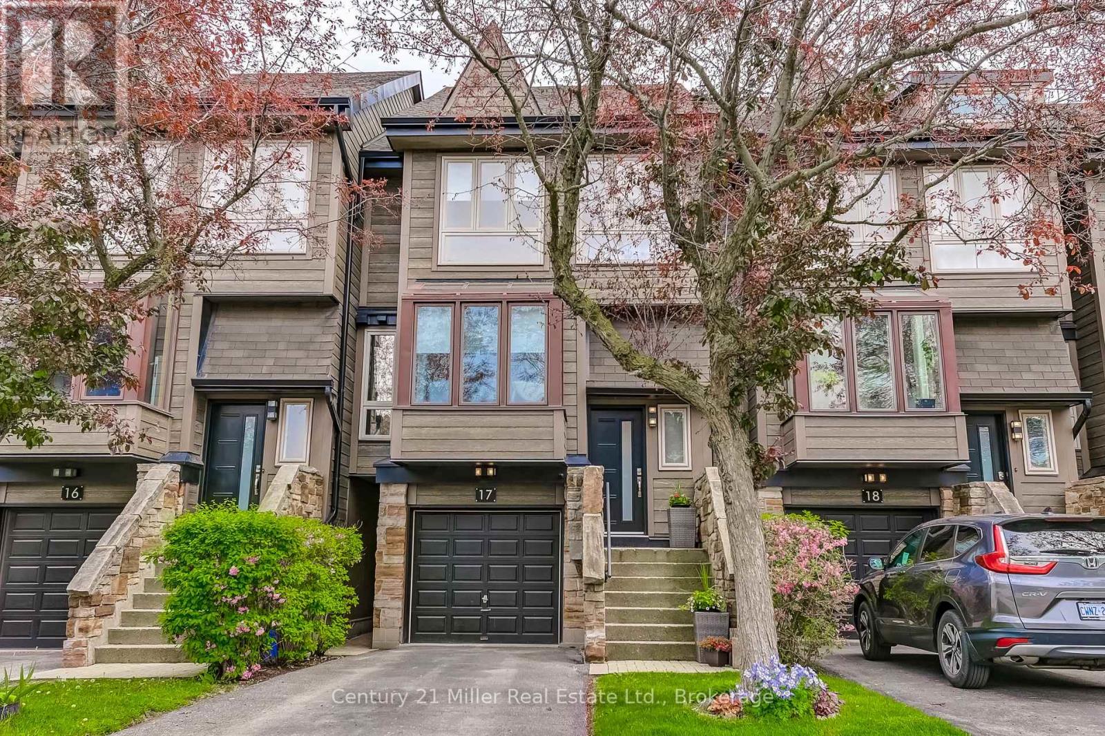 17 1120 Queens Ave, Oakville, ON L6H 2B5