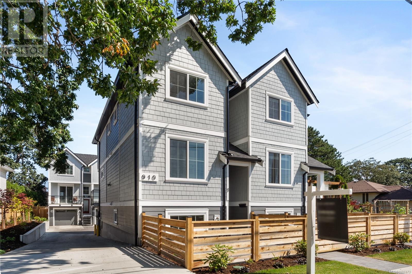 910 Old Esquimalt Rd Unit 1 Rd, Esquimalt, BC V9A 4X3