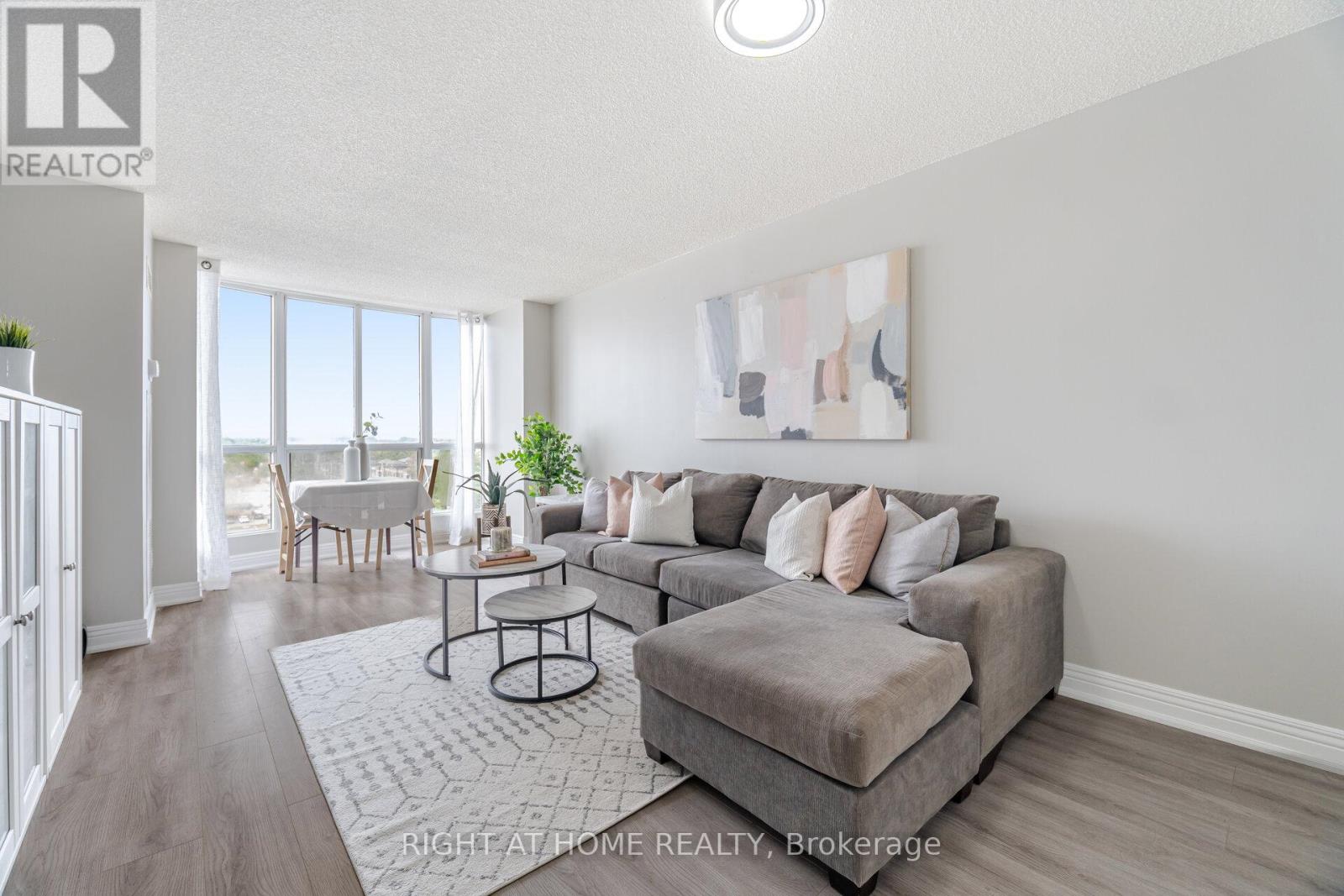 807 1470 Midland Ave, Toronto, ON M1P 4Z4