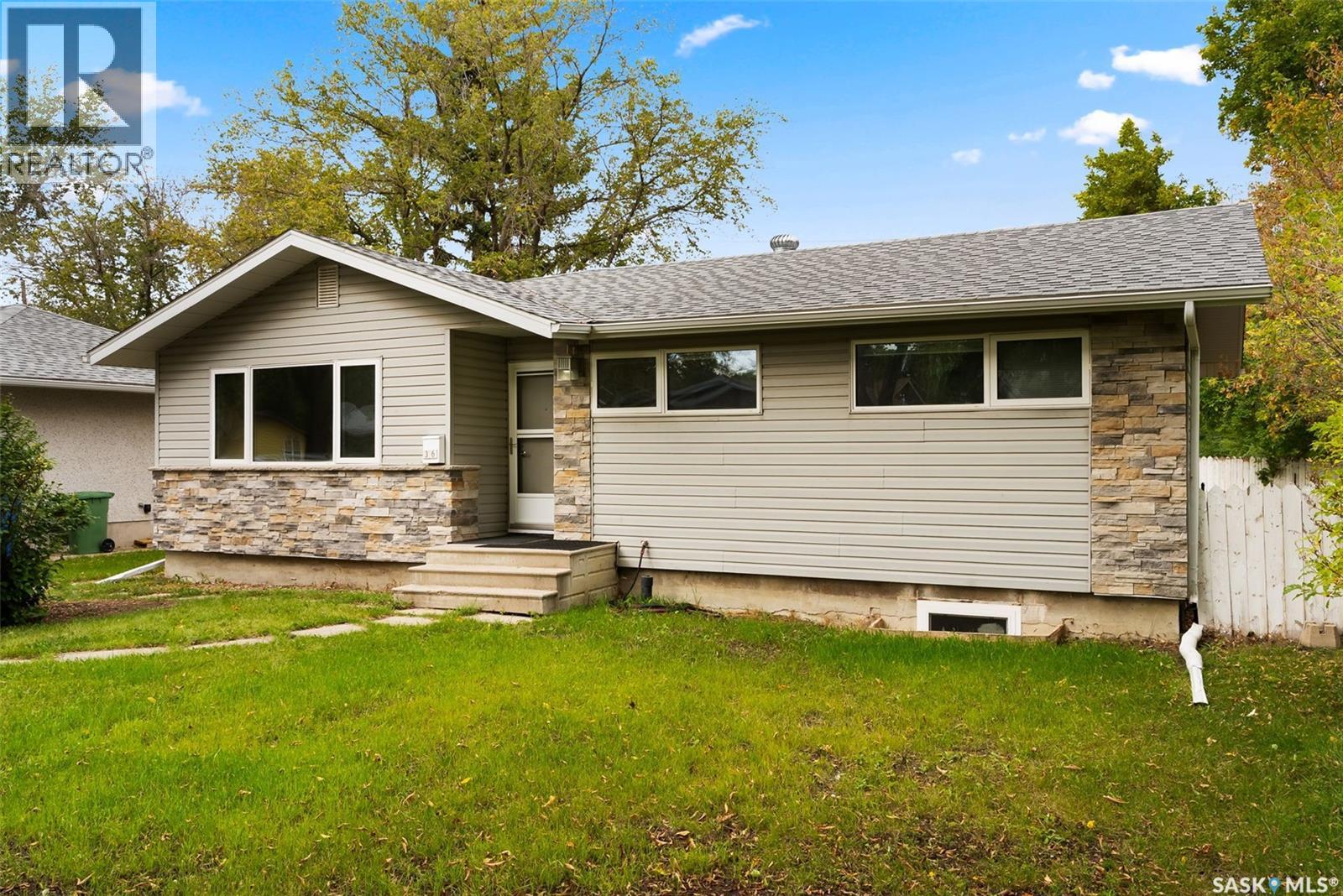 36 Cowburn Cres, Regina, SK S4S 4T3