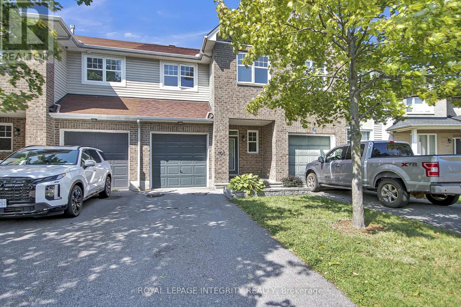 105 Shepody Cir, Ottawa, ON K1T 4H9