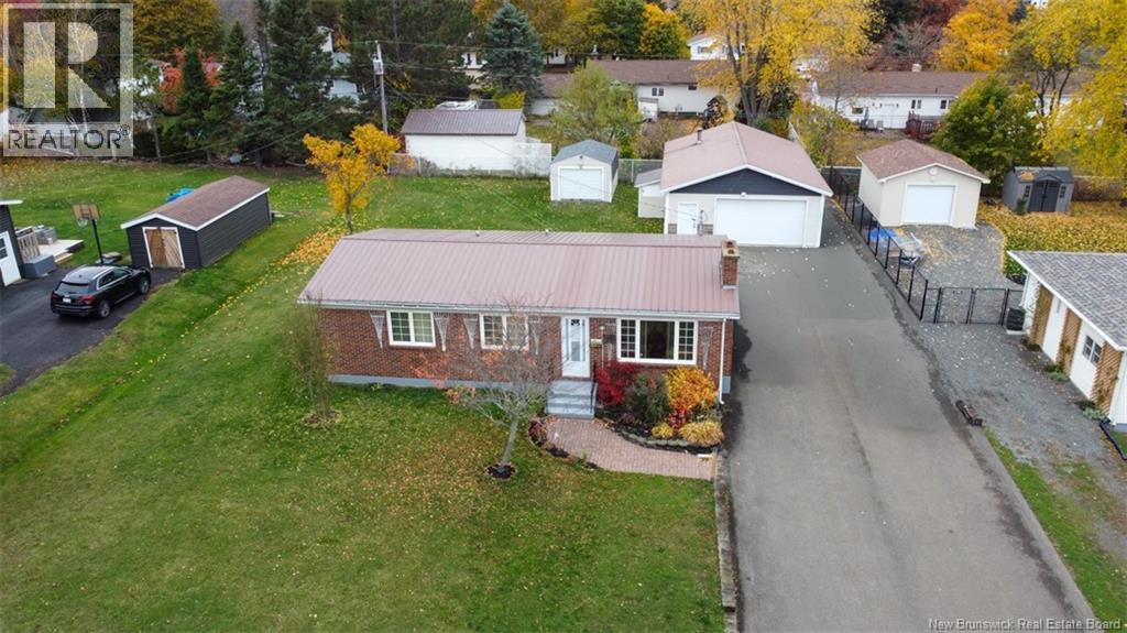 39 Laurelle Ave, Moncton, NB E1G 1G2