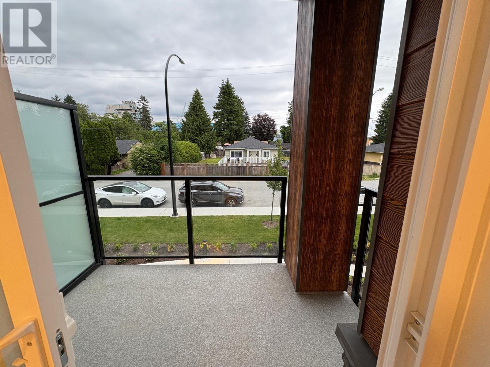 12109 223 Street Unit 208, Maple Ridge, BC V2X 5Y6