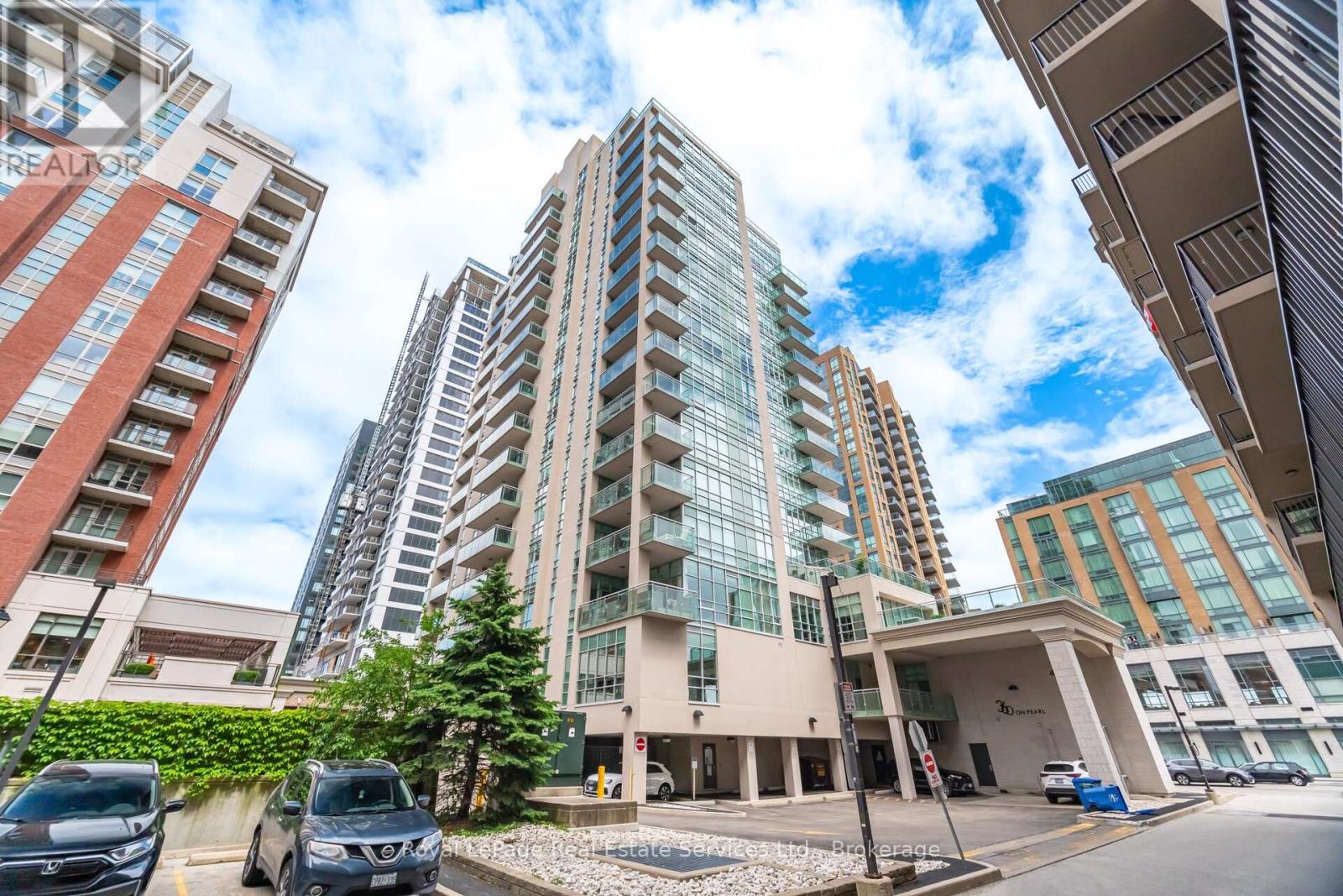 303 360 Pearl St, Burlington, ON L7R 1E1