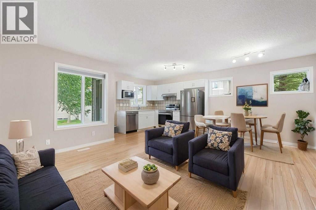 152 Royal Oak Gdns NW, Calgary, AB T3G 5S5