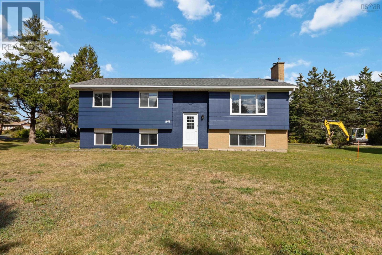 1978 Caldwell Rd, Eastern Passage, NS B3G 1J1