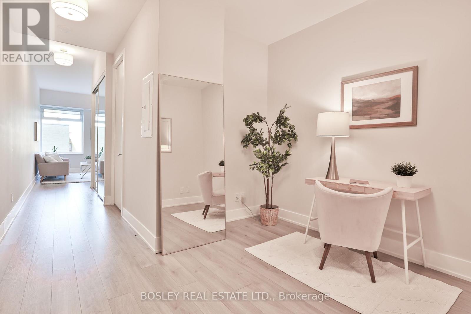 628 111 St Clair Ave W, Toronto, ON M4V 1N5