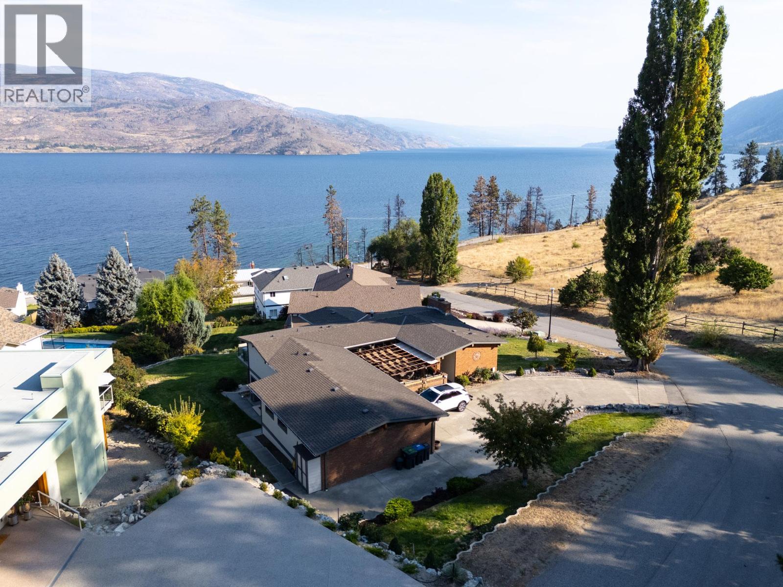 6555 Sherburn Rd, Peachland, BC V0H 1X7