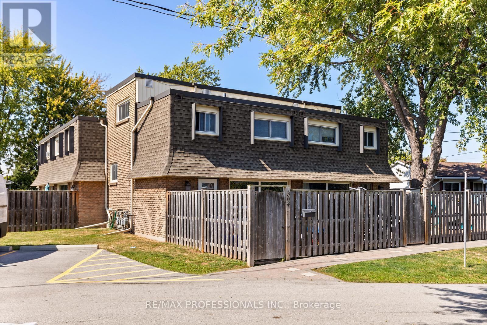 304 5 Viking Ct, Grimsby, ON L3M 3T8