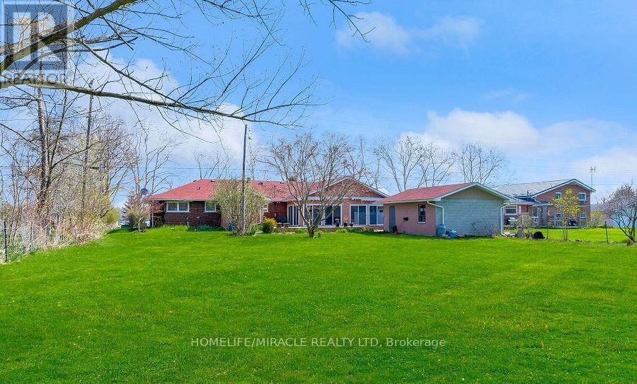 3035 Niagara Pkwy, Fort Erie, ON L2A 5M4