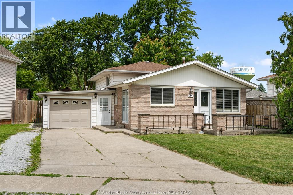 23 Mill St E, Chatham-Kent, ON N0P 2L0