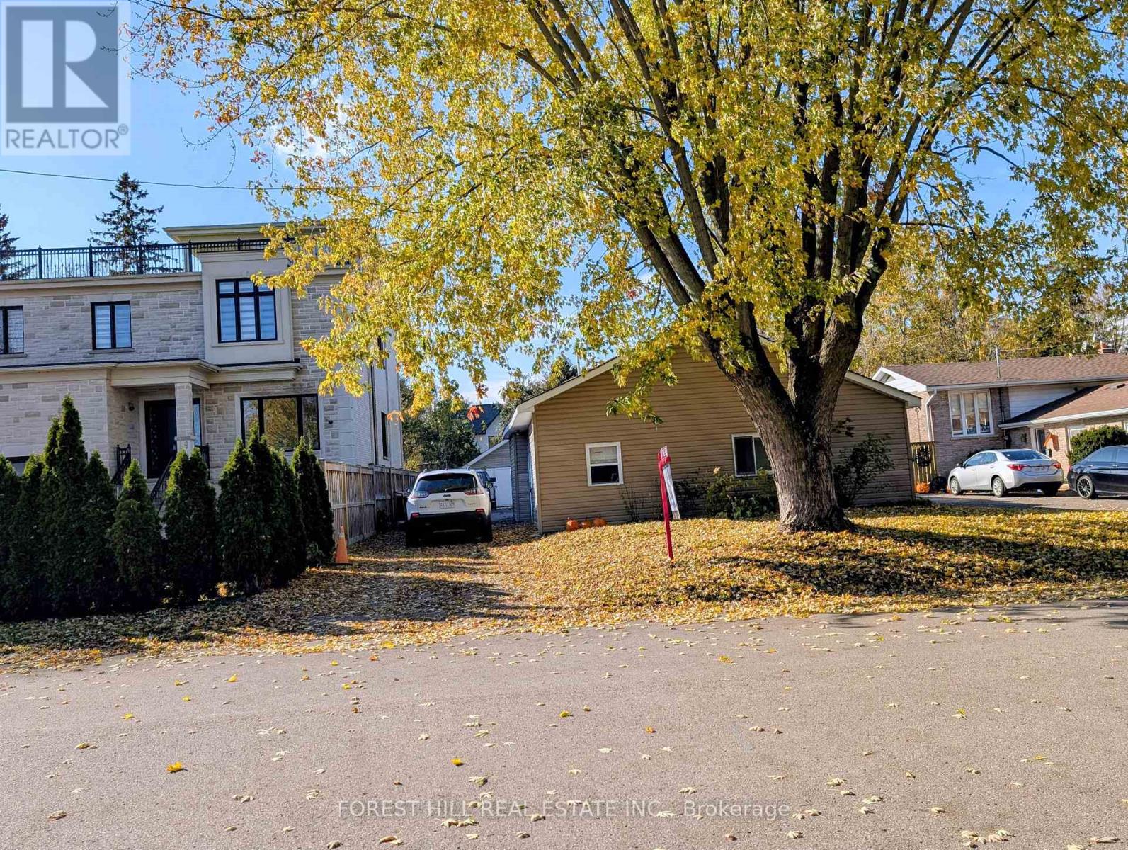 26 River Dr, East Gwillimbury, ON L9N 1A6