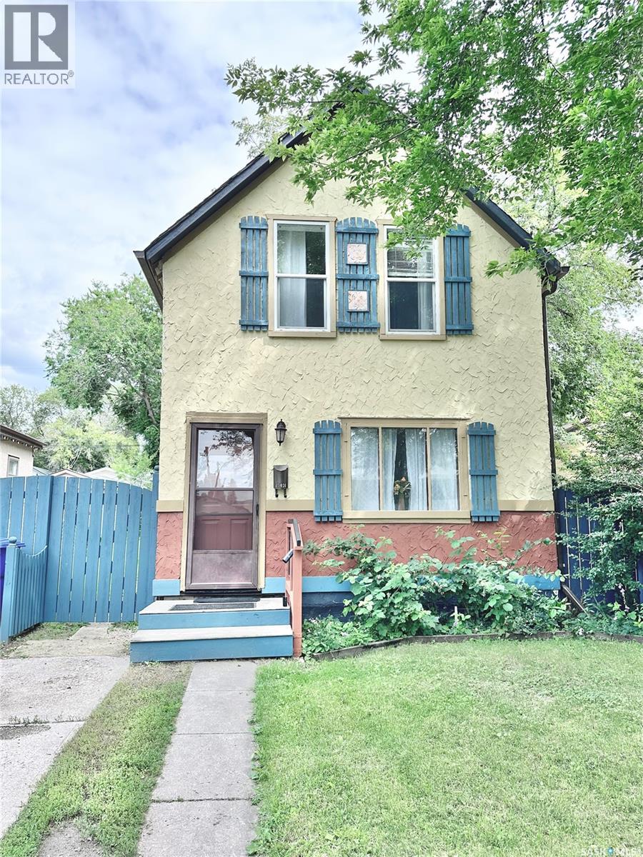 1026 L Ave N, Saskatoon, SK S7L 2R8