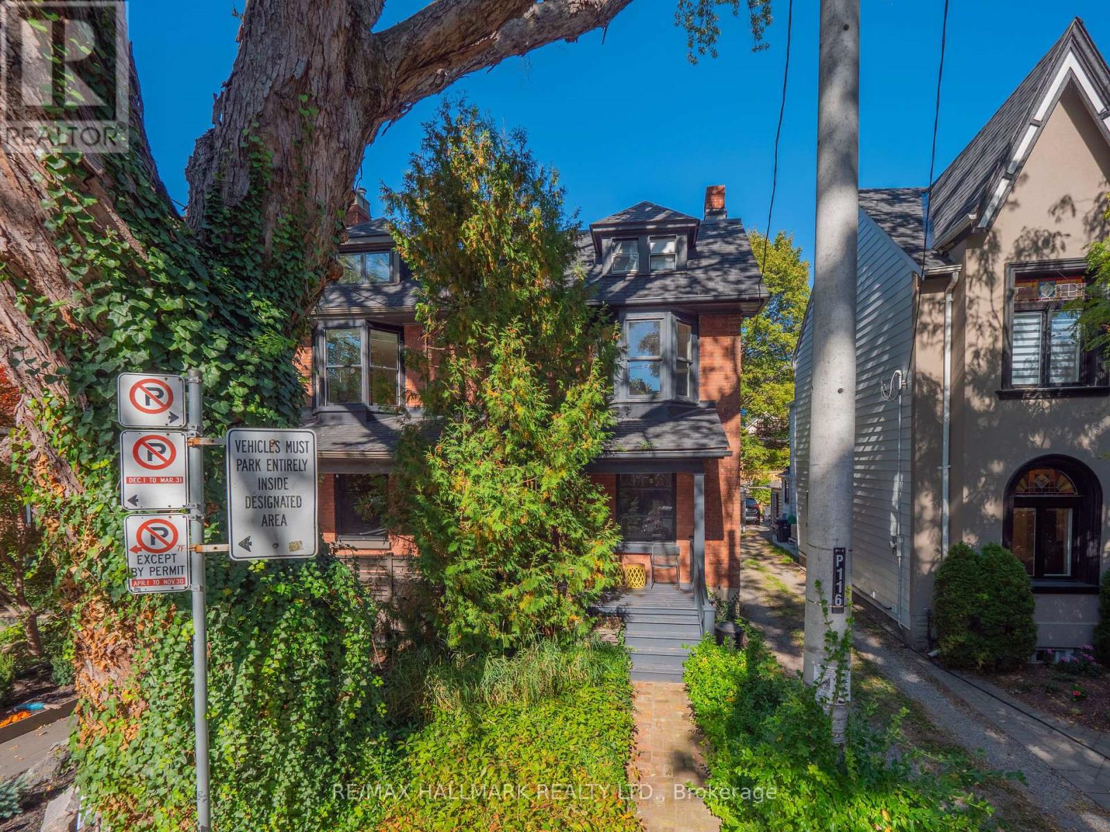 116 Victor Ave, Toronto, ON M4K 1A8