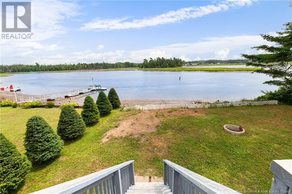 28 Irving Beach Ln, Baie Verte, NB E4M 2Y5