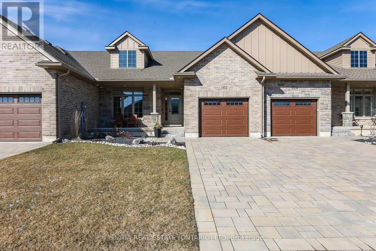 102 Leneve St, Lambton Shores, ON N0N 1J0