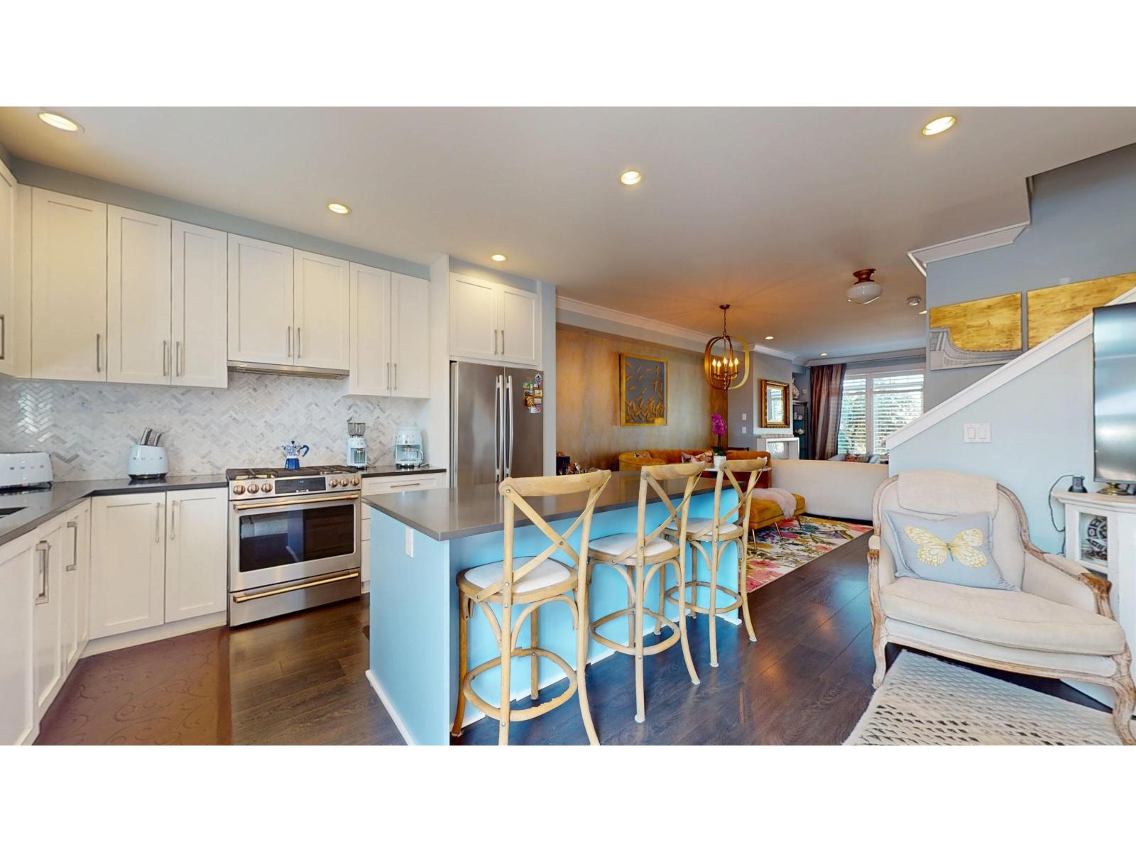 25 Avenue Unit 16428, Surrey, BC V3Z 0M8