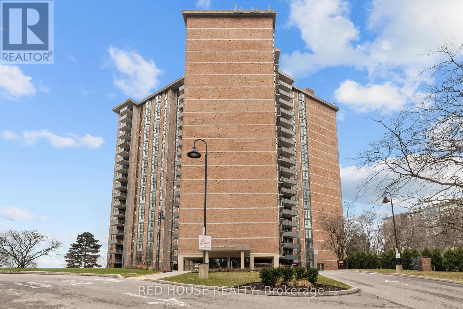 809 5250 Lakeshore Rd, Burlington, ON L7L 5L2