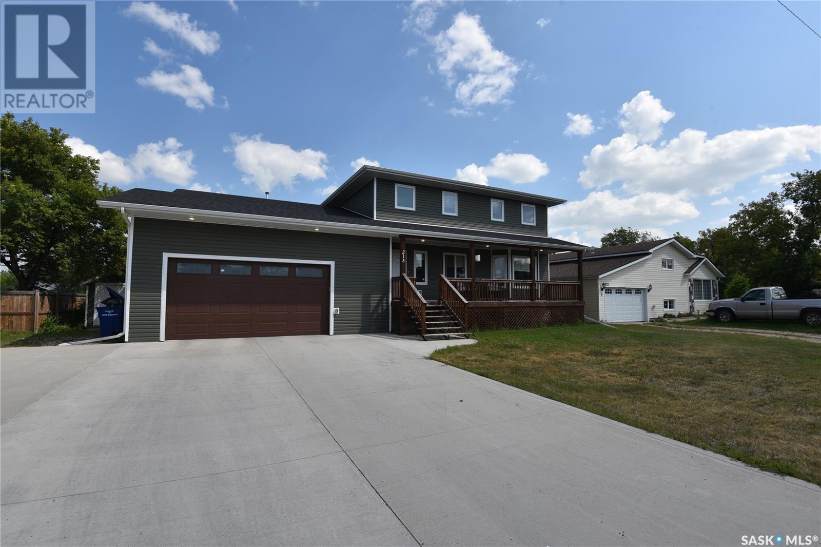 213 3 Street North, Nipawin, SK S0E 1E0
