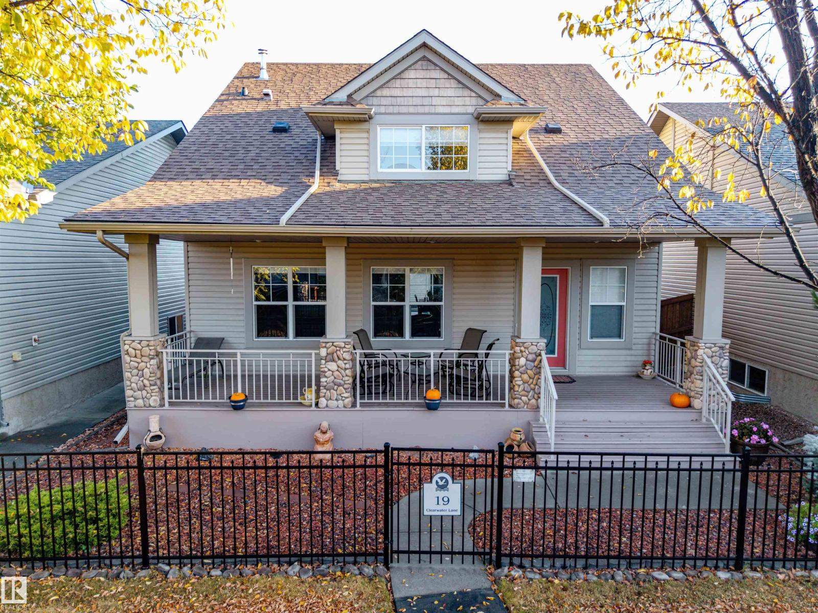 19 Clearwater Ln, Sherwood Park, AB T8H 2X1