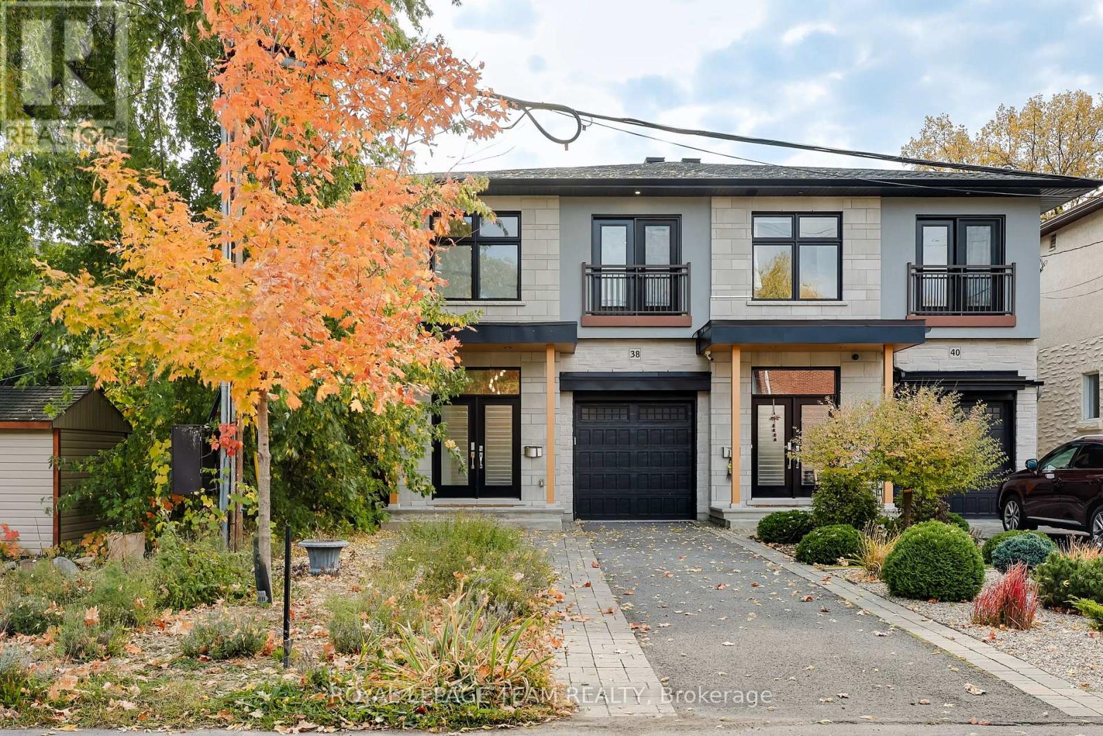 38 Sunnymede Ave, Ottawa, ON K1Y 2L3
