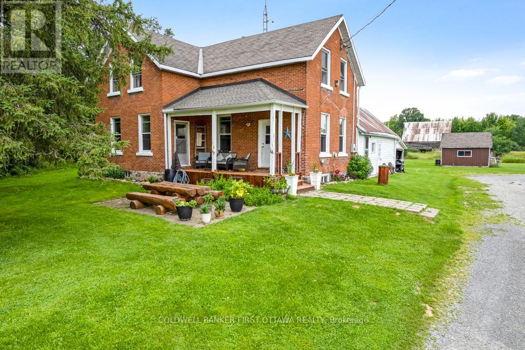 11768 Highway 7, Mississippi Mills, ON K7C 0C5