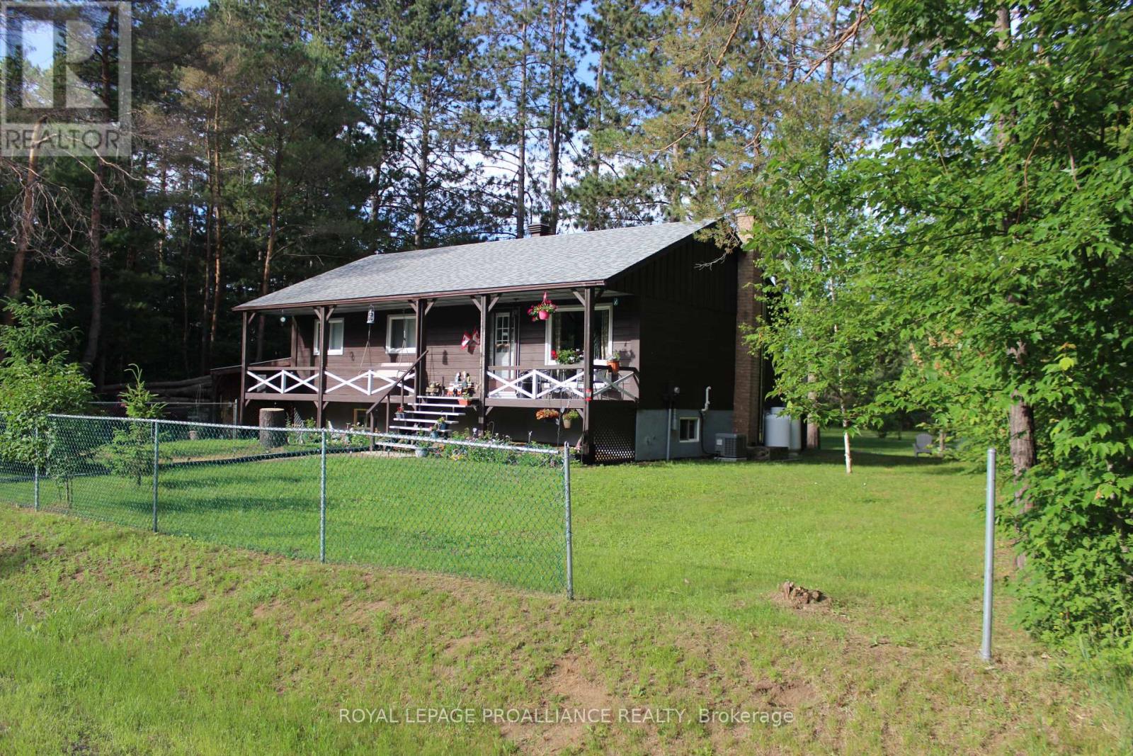 43 Airport Rd, Addington Highlands, ON K0H 2G0