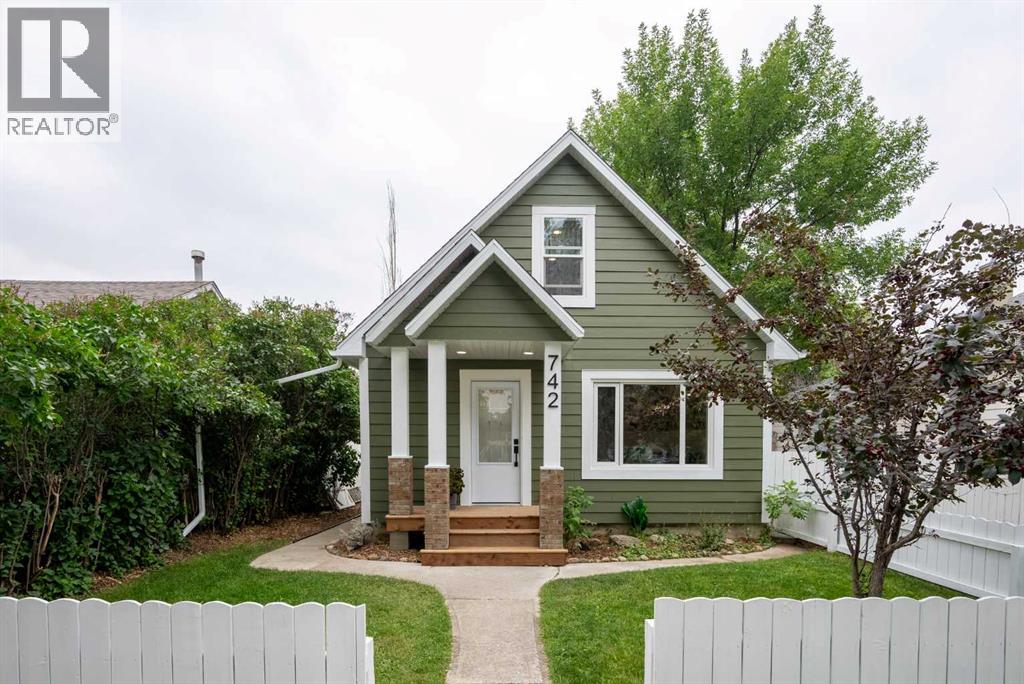 12 Street N Unit 742 #c, Lethbridge, AB T1H 2N7