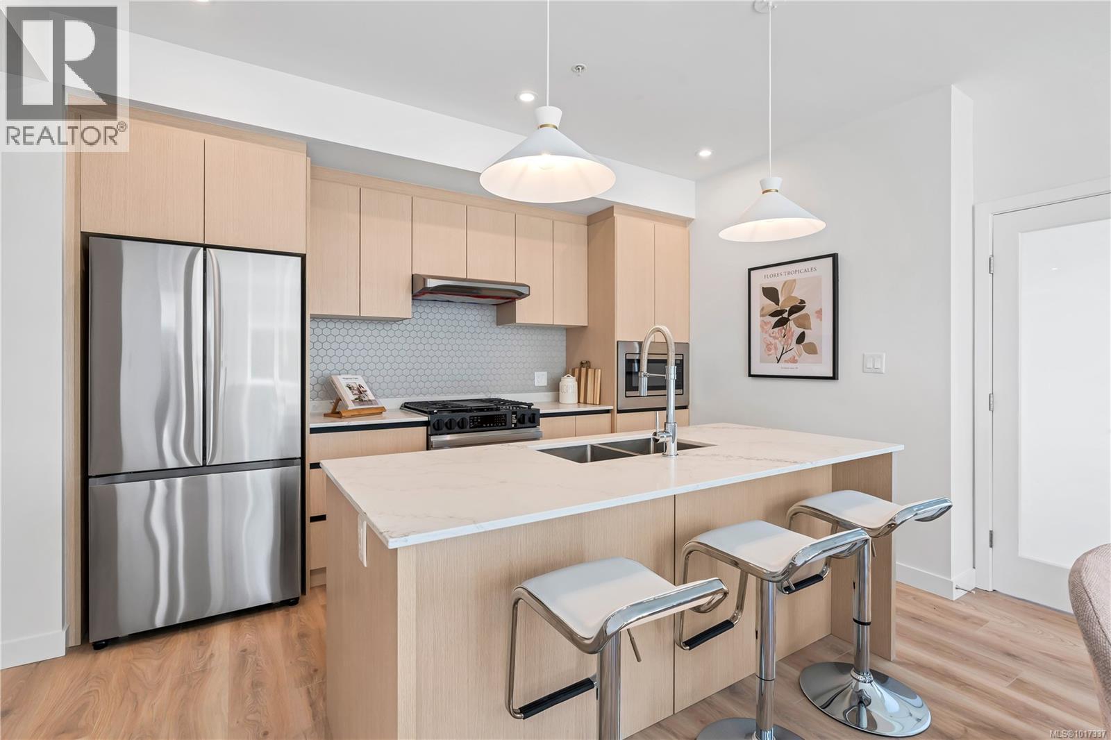 2000 W Park Lane Unit 401, View Royal, BC V9B 3R7