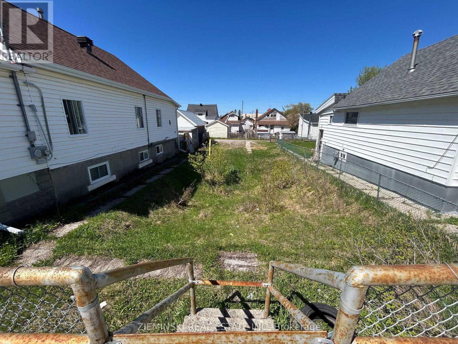 79 Fourth Ave, Timmins, ON P0N 1G0