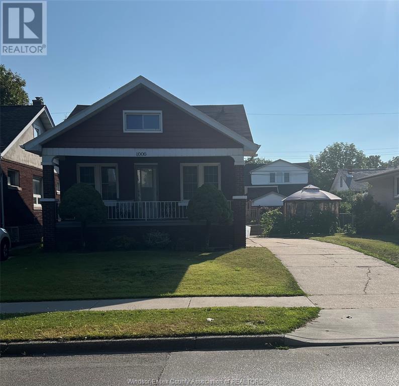 1006 Pillette, Windsor, ON N8Y 3B6