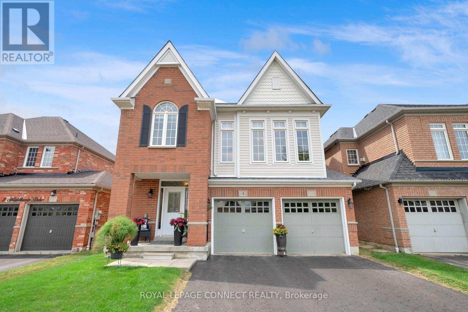 4 Middlecote Dr, Ajax, ON L1T 0A9