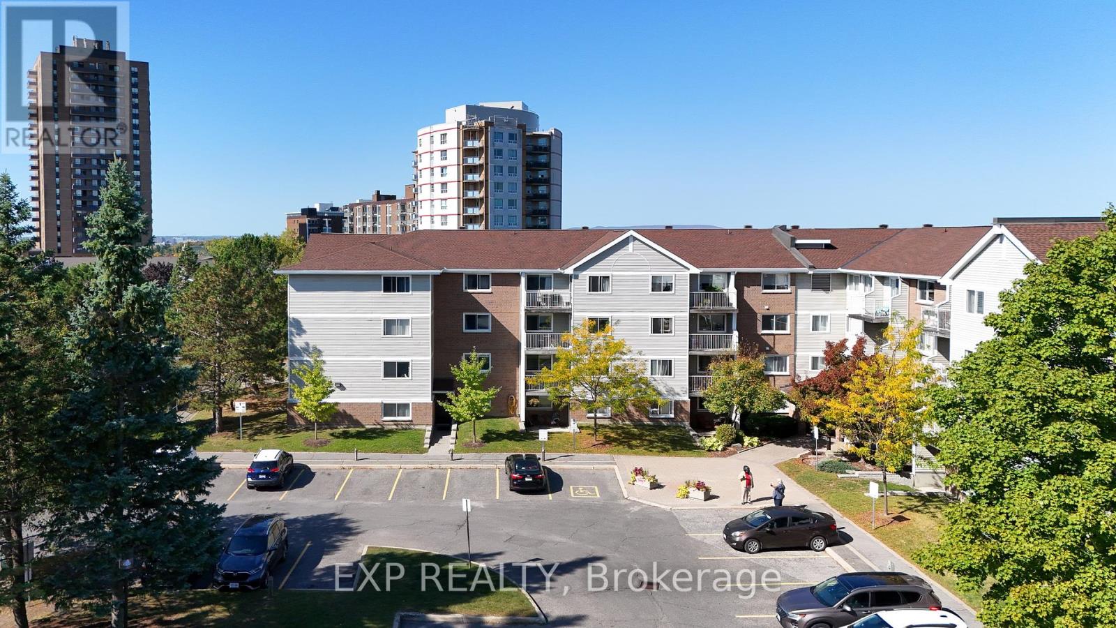 317 270 Brittany Dr, Ottawa, ON K1K 4M3