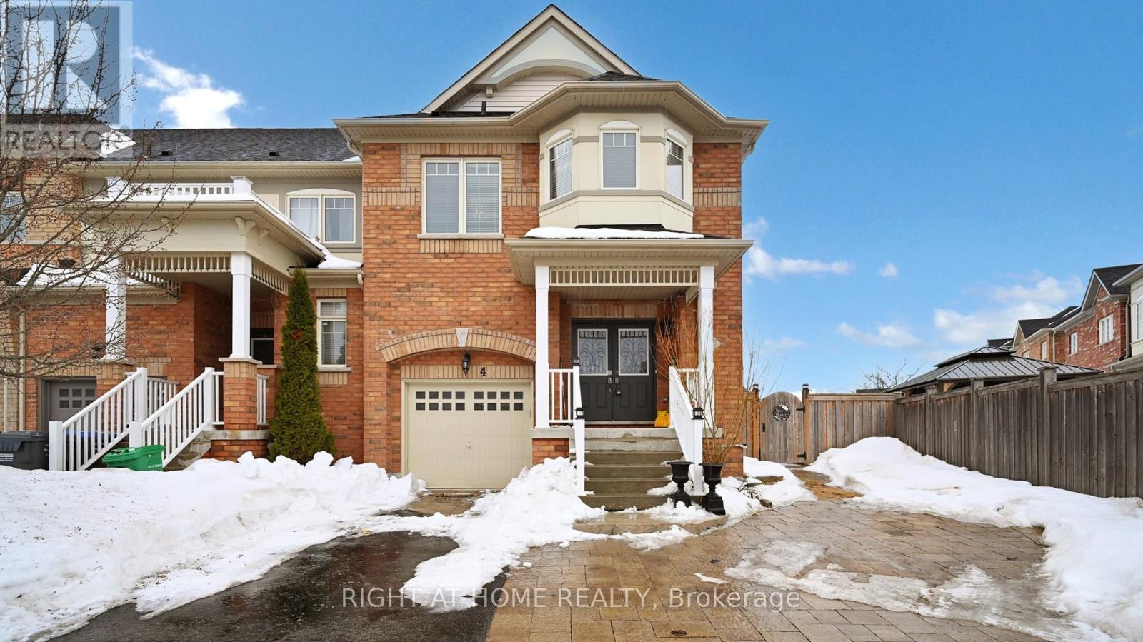 4 Mcelroy Ct, Caledon Caledon East, ON L7C 3X2
