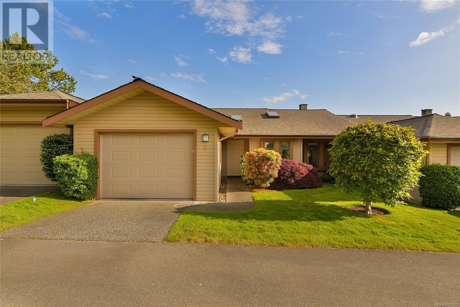 1144 Verdier Ave Unit 2 Ave, Central Saanich, BC V8M 1K2