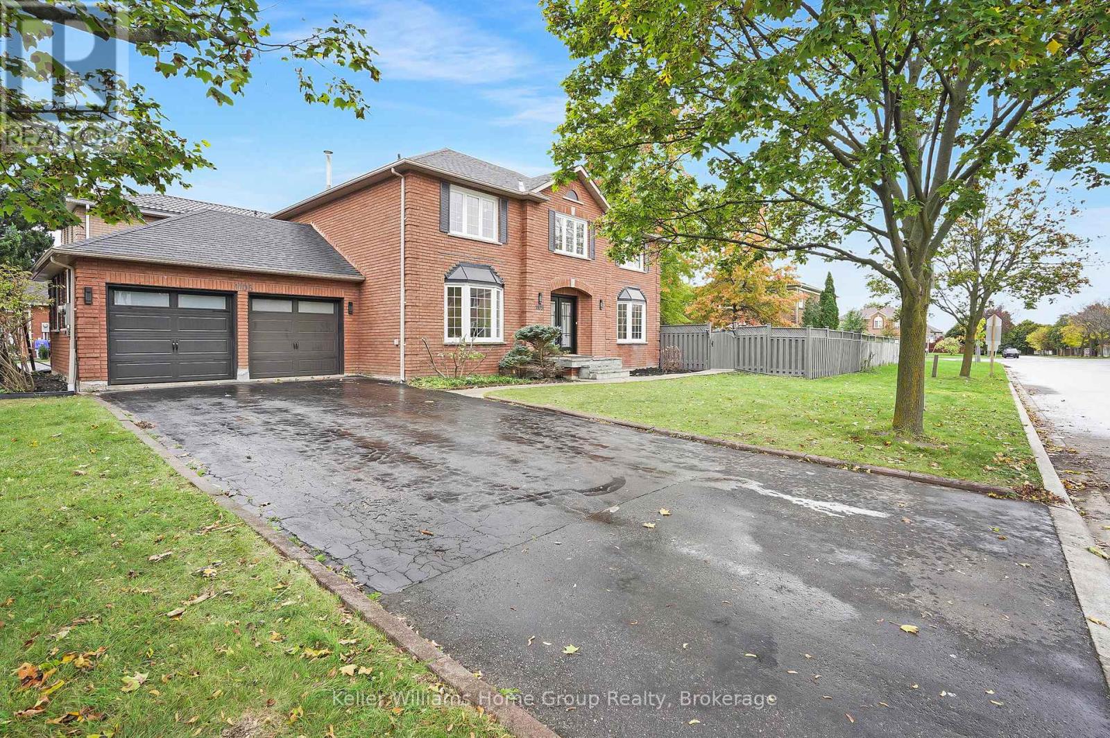 1105 Ewing Cres, Mississauga, ON L5V 1B9