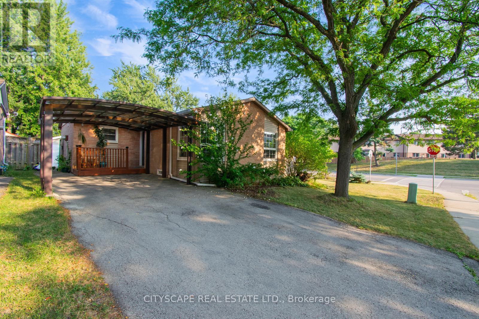 99 Berrisfield Cres, Hamilton, ON L8T 4X1