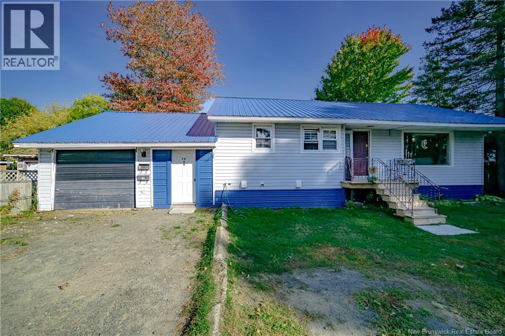 26 Hachey Ave, Fredericton, NB E3A 3X6