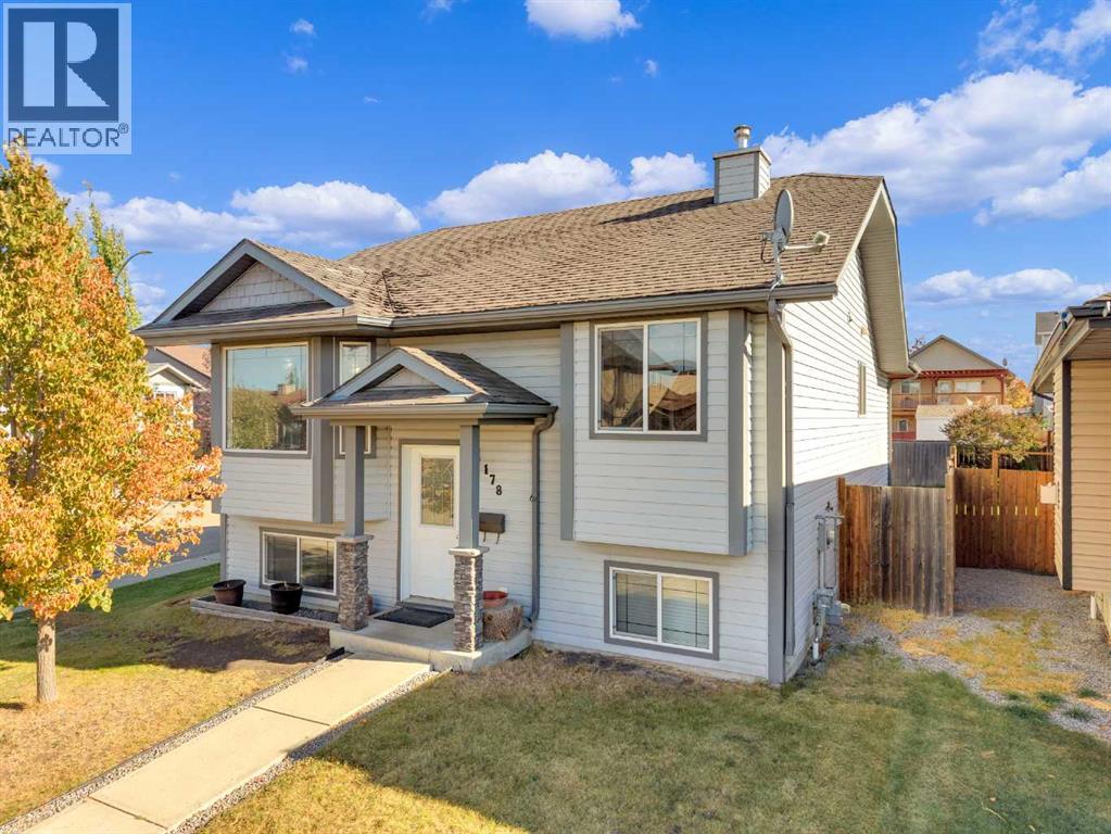 178 Inkster Close, Red Deer, AB T4R 0A7